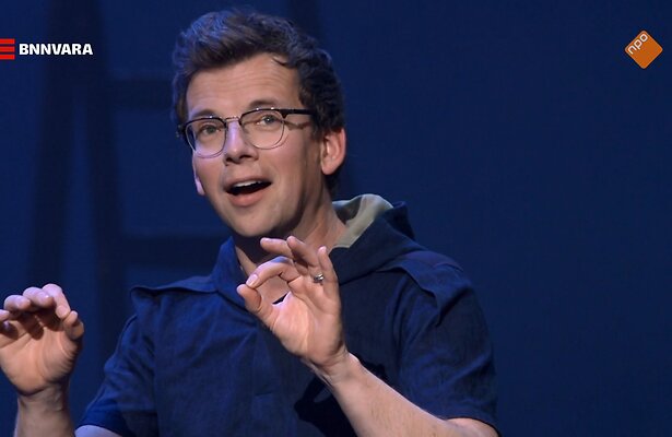 De TV van gisteren: Pieter Derks legt het af tegen herhaling Weet Ik Veel