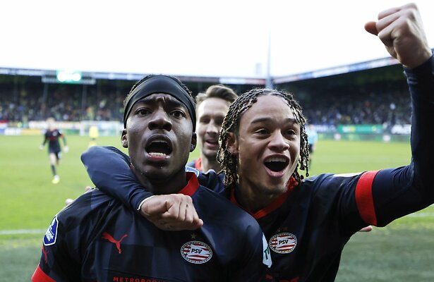 Noni Madueke en Xavi Simons van PSV
