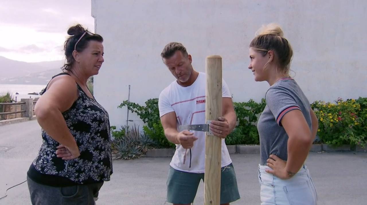 Bekende tv-familie slaat terug naar Monique Hansler