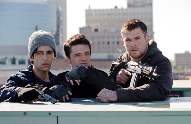 Josh Hutcherson, Josh Peck en Chris Hemsworth in Red Dawn