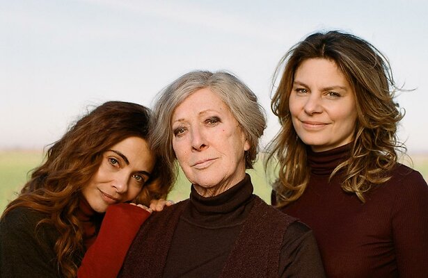 Georgina Verbaan, Loes Luca en Rifka Lodeizen in Maud & Babs