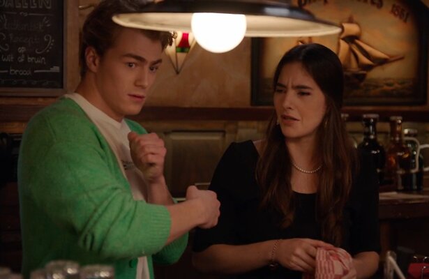 De vonk sprong over op de set