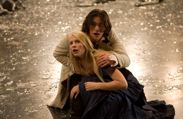 Charlie Cox en Claire Danes in Stardust