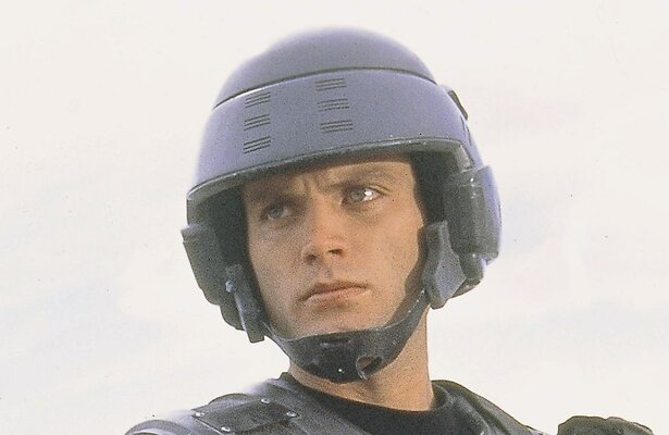 Casper van Dien als luitenant Johnny Rico in Starship Troopers