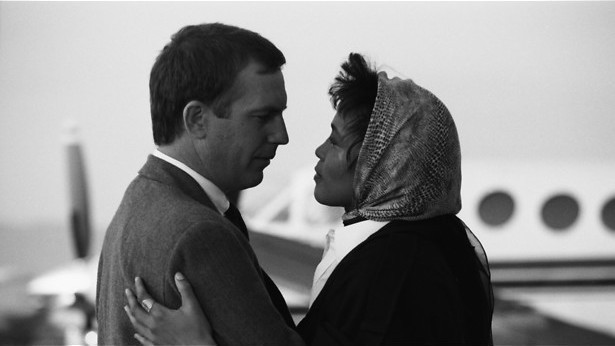 Kevin Costner beschermt Whitney Houston