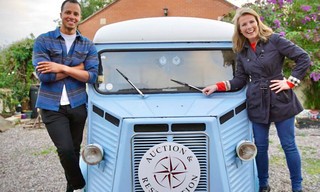 The travelling auctioneers