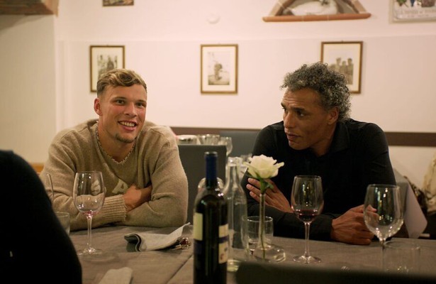 Pierre en Sydney van Hooijdonk in Voetbalsporen