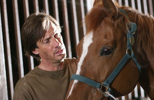 Kevin Sorbo als Nick Prescott in Walking Tall: The Payback