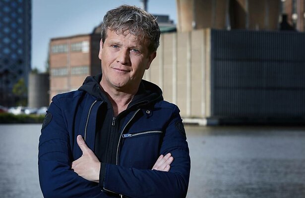 Alberto Stegeman in het programma Undercover in Nederland.