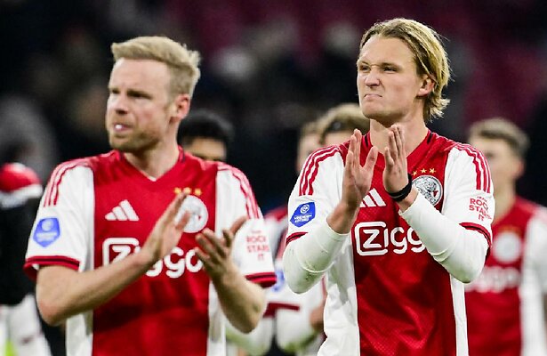 Kasper Dolberg en Davy Klaassen (Ajax)