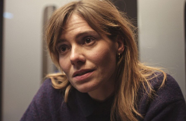 Sallie Harmsen in Alpha 00