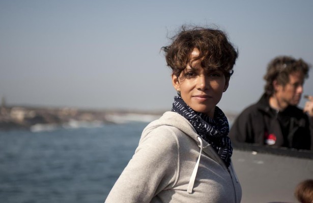 Halle Berry in Dark Tide