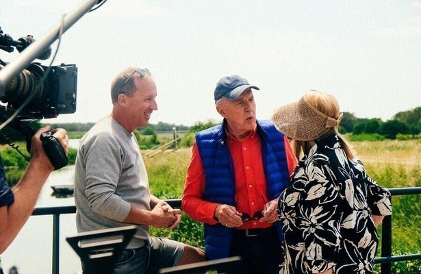 Janny en André met Edwin Evers in Denkend aan Holland