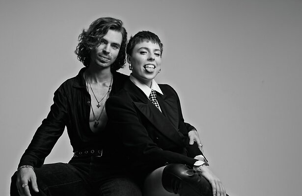 Dion Cooper en Mia Nicolai