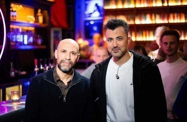 Özcan Akyol met Abdelkader Benali in Eus' Boekenclub