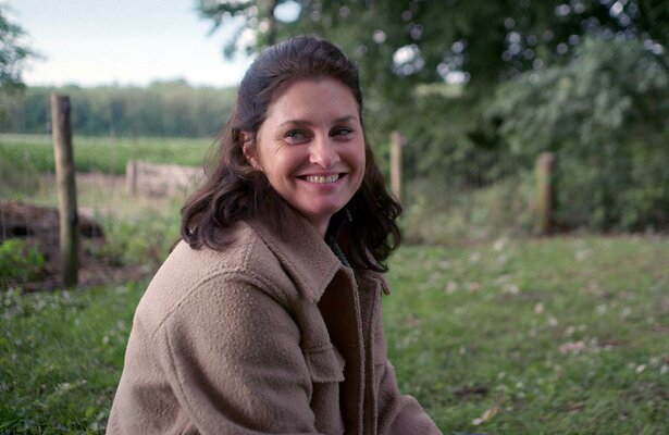 Fockeline Ouwerkerk als Nienke in Zussen