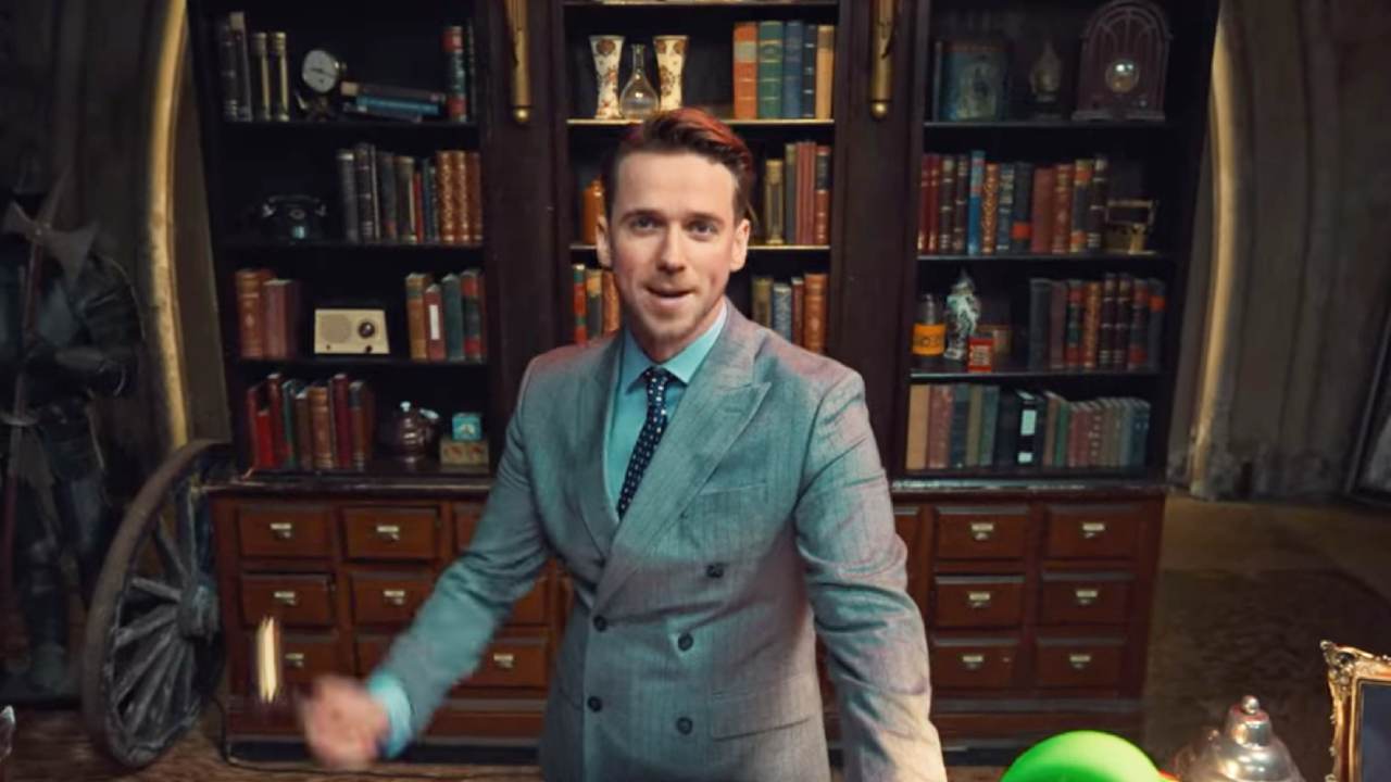 Lachen, bieden en heel veel smerige opdrachten: Frank’s Veiling komt naar Prime Video