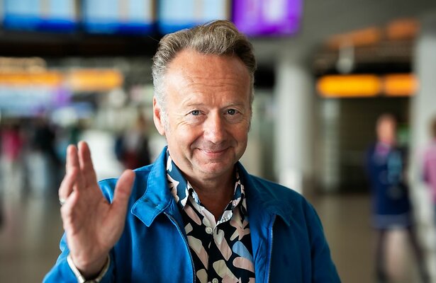 Joris Linssen voor Hello Goodbye