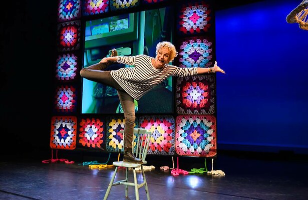 Lenette van Dongen tijdens haar komedieshow.