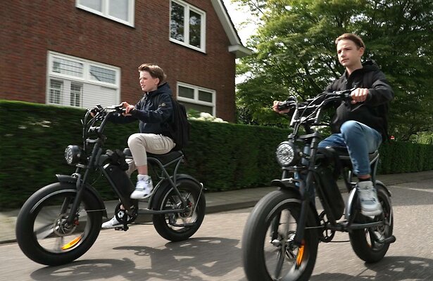 Pubers Guilleaume en Owen in het gelijknamige programma Pubers!.