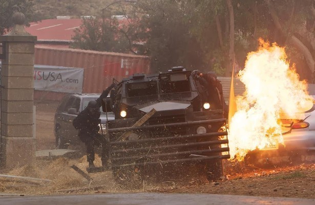 Scéne uit spannende film Red State