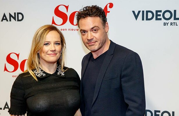 Hoofdrolspelers Lies Visschedijk en Fedja van Huêt.