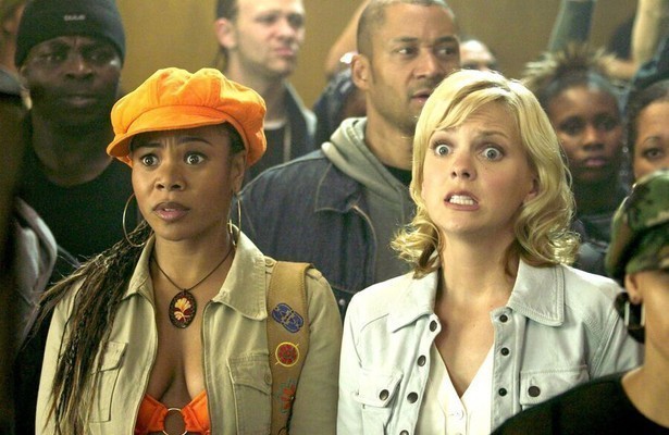 Anna Faris en Regina Hall in Scary Movie 3