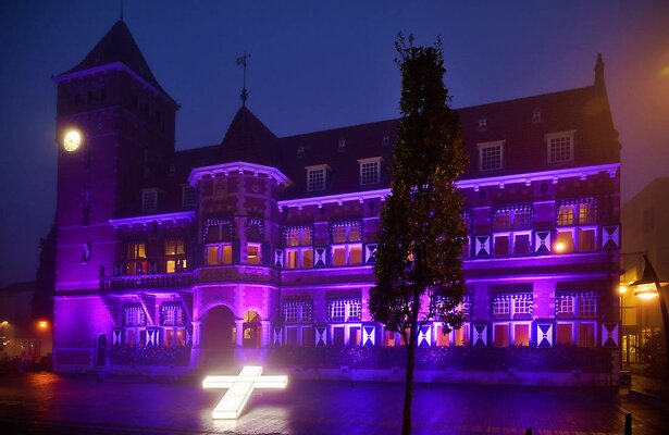 Het kruis van de processie in The Passion.