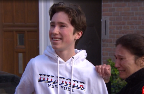 Feyenoord-helden verrassen Dylan in All You Need Is Love