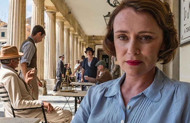 Keeley Hawes als Louisa Durrell