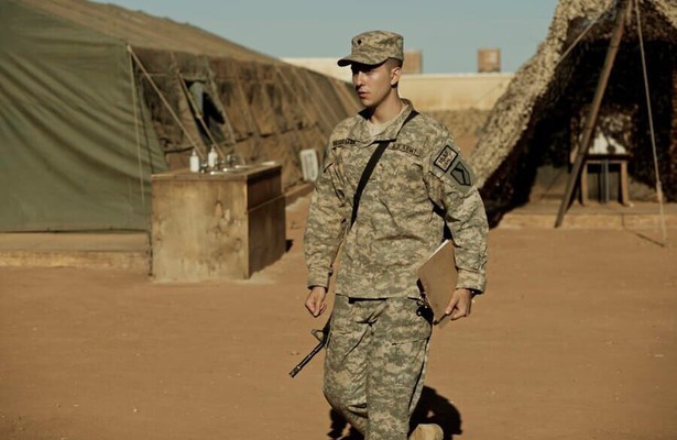 Nat Wolff als Andrew Briggman in The Kill Team