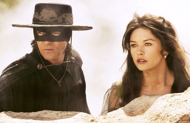 Catherine Zeta-Jones en Antonio Banderas in The Legend of Zorro