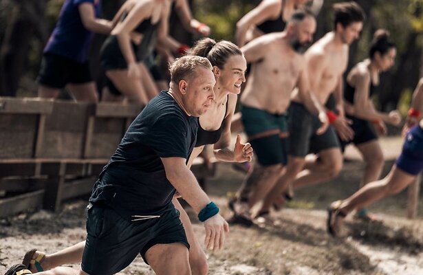 Ymre Stiekema en Billy Dans in Expeditie Robinson