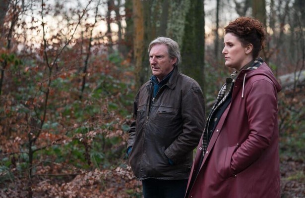 Adrian Dunbar als Alex Ridley in Ridley