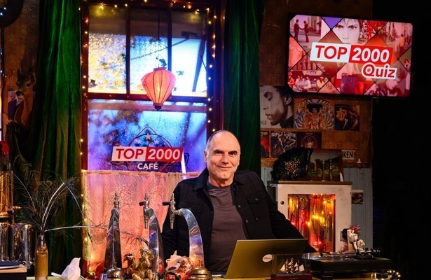 Leo Blokhuis voor Top 2000 Quiz