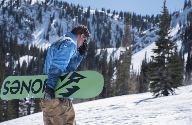 Josh Hartnett als Eric Remarque in 6 Below: Miracle on the Mountain