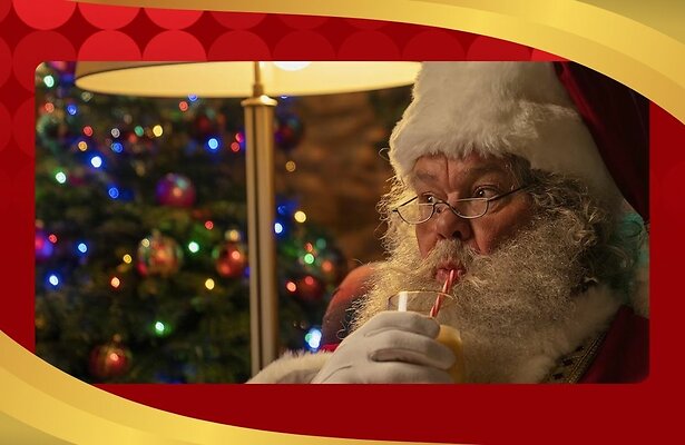 Paul de Leeuw als kerstman in Dit Is Geen Kerstfilm