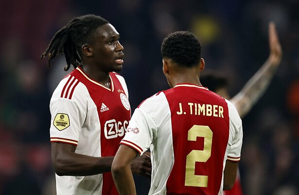 Jurrien Timber en Calvin Bassey van Ajax