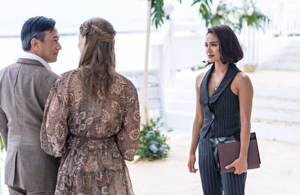 Samantha Richelle in Almost Paradise