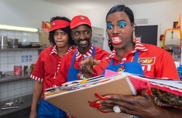 Jandino Asporaat en Sergio IJssel in Bon Bini Holland 2