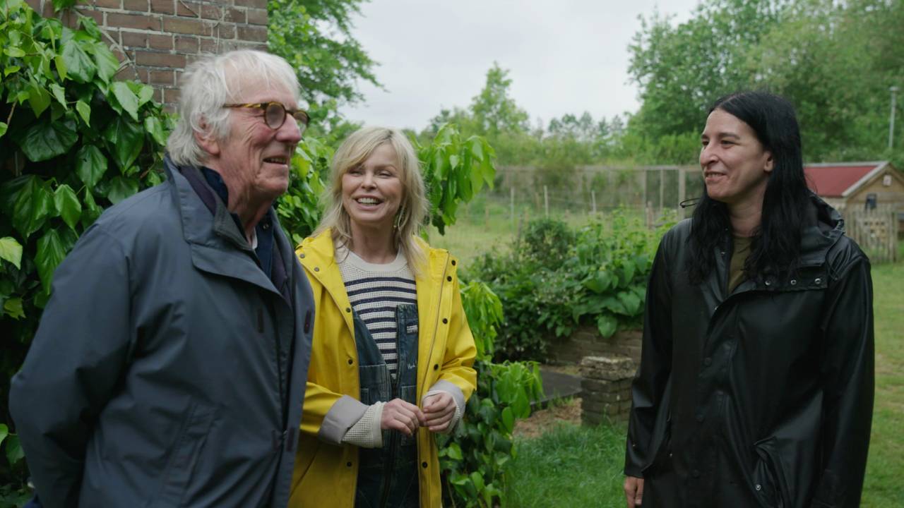 Freek de Jonge en Bridget Maasland trappen het nieuwe seizoen van Boerderij Van Dorst af