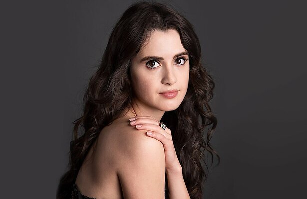 Laura Marano