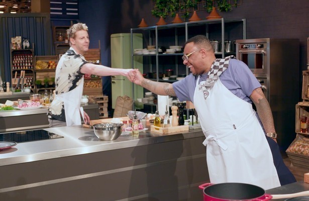 Howard Komproe en Vjèze Fur in Celebrity MasterChef Nederland