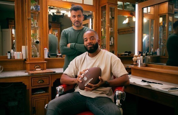 Özcan Akyol en Dwight van van de Vijver in De Geknipte Gast