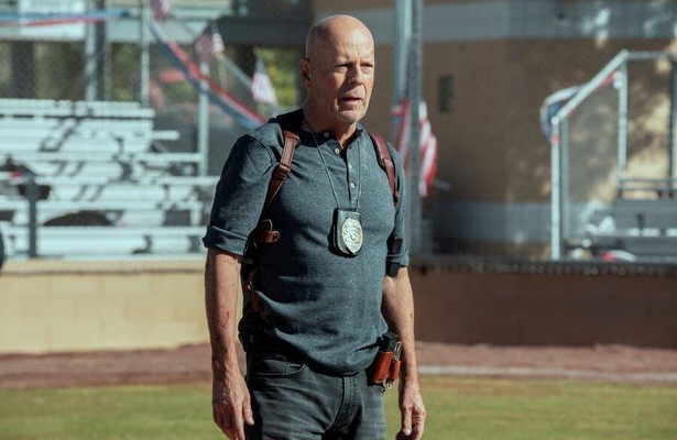 Bruce Willis in Detective Knight: Independence