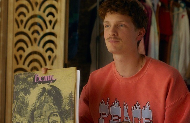 Martijn Lakemeier in Goodbye Strangers