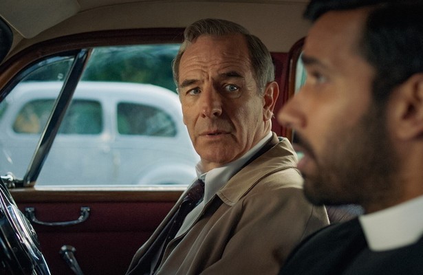 Rishi Nair en Robson Green in Grantchester