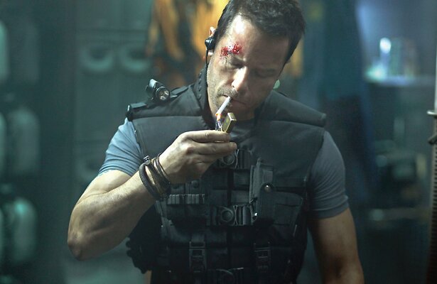Guy Pearce als Snow in Lockout