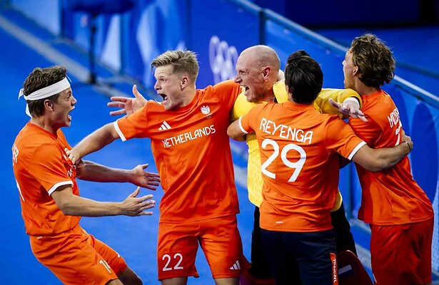 De Nederlandse hockeyers vieren feest