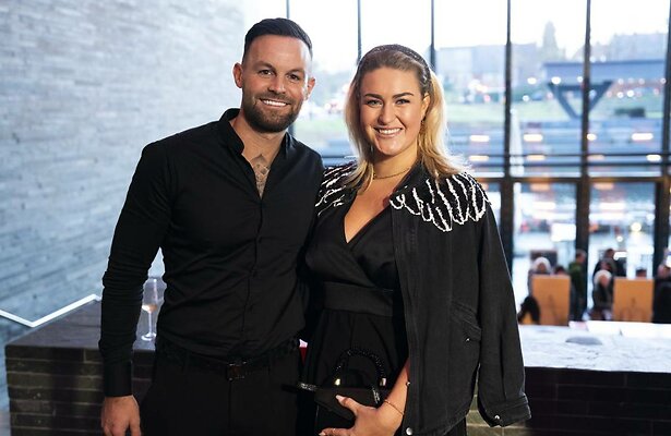 Jill Goede met partner Leroy de Rouw.